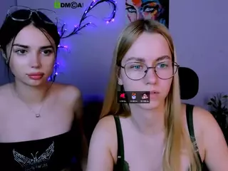 laura-queen's Live Sex Cam Show