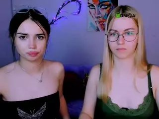 laura-queen's Live Sex Cam Show