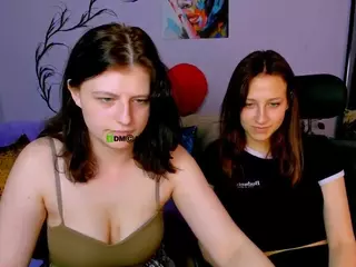 laura-queen's Live Sex Cam Show