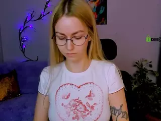 laura-queen's Live Sex Cam Show