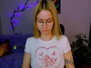 laura-queen's Live Sex Cam Show