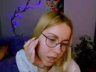 laura-queen's Live Sex Cam Show