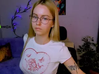 laura-queen's Live Sex Cam Show