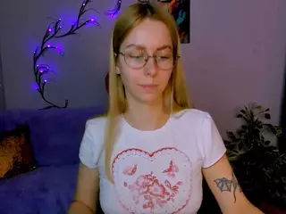 laura-queen's Live Sex Cam Show