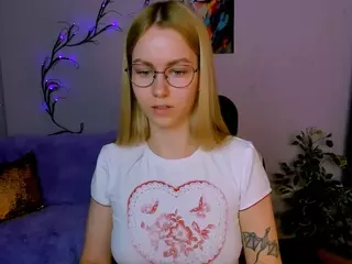 laura-queen's Live Sex Cam Show