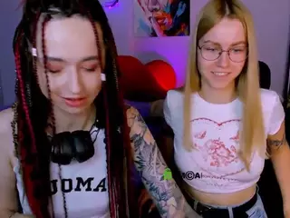 laura-queen's Live Sex Cam Show