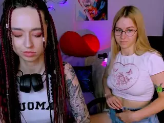 laura-queen's Live Sex Cam Show