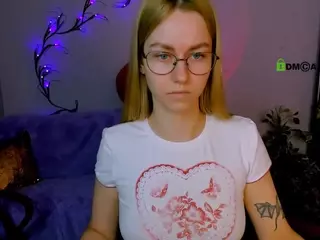 laura-queen's Live Sex Cam Show