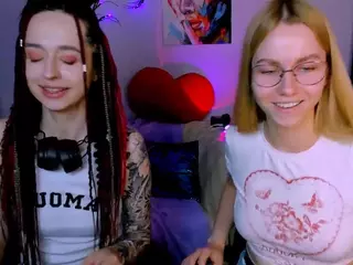 laura-queen's Live Sex Cam Show