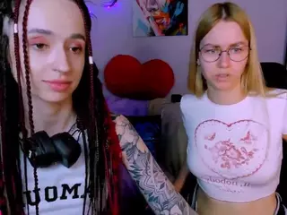 laura-queen's Live Sex Cam Show
