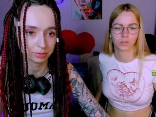 laura-queen's Live Sex Cam Show