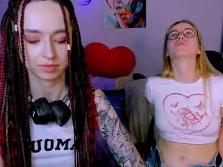 laura-queen's Live Sex Cam Show