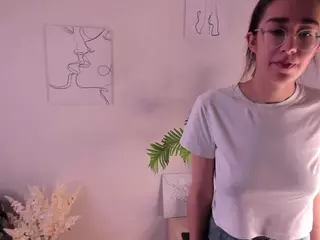 OdetteBooby's Live Sex Cam Show