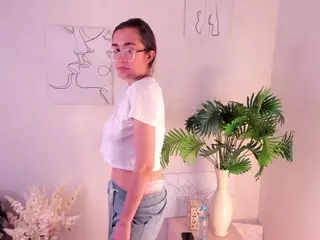 OdetteBooby's Live Sex Cam Show