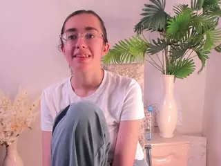 OdetteBooby's Live Sex Cam Show