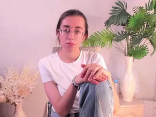 OdetteBooby's Live Sex Cam Show