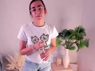 OdetteBooby's Live Sex Cam Show