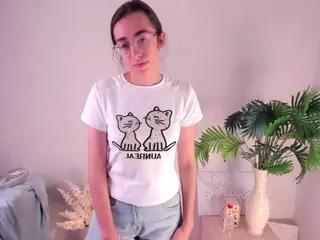 OdetteBooby's Live Sex Cam Show