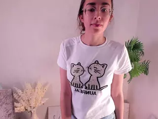 OdetteBooby's Live Sex Cam Show