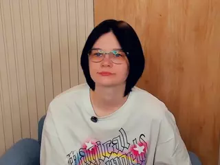 DieraConnett's Live Sex Cam Show