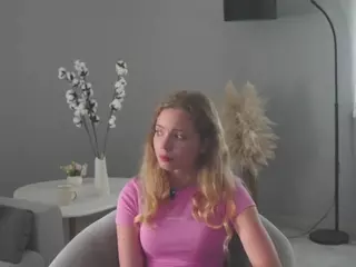 PrimroseEast's Live Sex Cam Show