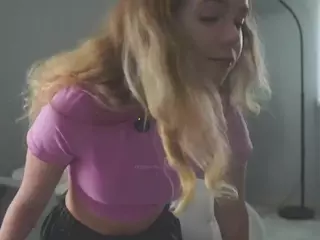 PrimroseEast's Live Sex Cam Show