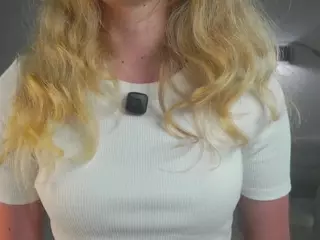 PrimroseEast's Live Sex Cam Show