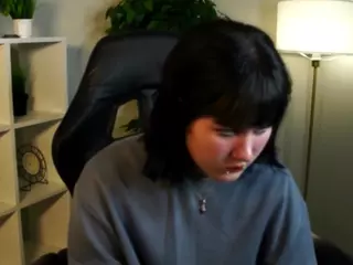 CweneHerrin's Live Sex Cam Show