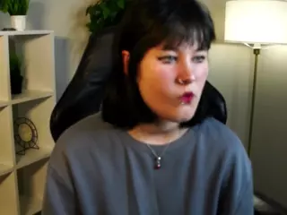 CweneHerrin's Live Sex Cam Show