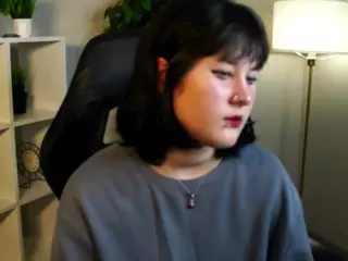 CweneHerrin's Live Sex Cam Show
