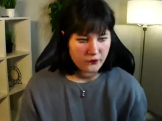 CweneHerrin's Live Sex Cam Show