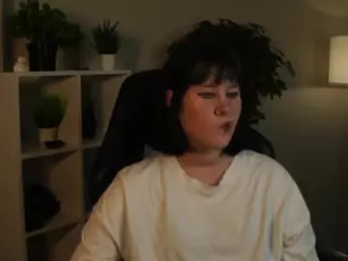 CweneHerrin's Live Sex Cam Show