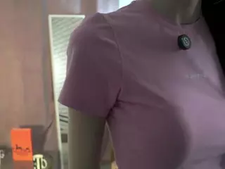 EadlinBoone's Live Sex Cam Show