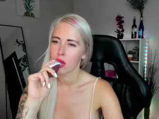 NastasyaCute's Live Sex Cam Show