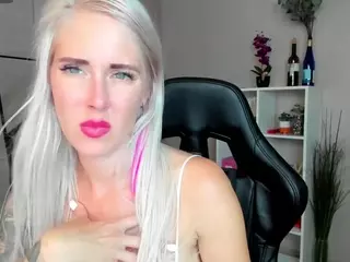 NastasyaCute's Live Sex Cam Show