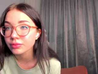 TaiteFarlow's Live Sex Cam Show