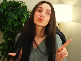 GemmaCompston's Live Sex Cam Show