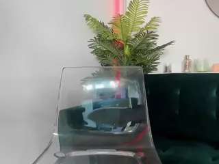 hazel-lovee's Live Sex Cam Show
