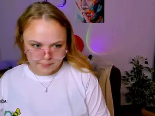 kiana-vin's Live Sex Cam Show