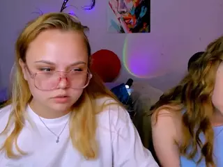 kiana-vin's Live Sex Cam Show