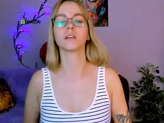 kiana-vin's Live Sex Cam Show