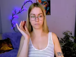 kiana-vin's Live Sex Cam Show