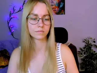 kiana-vin's Live Sex Cam Show