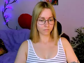 kiana-vin's Live Sex Cam Show
