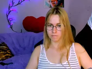 kiana-vin's Live Sex Cam Show
