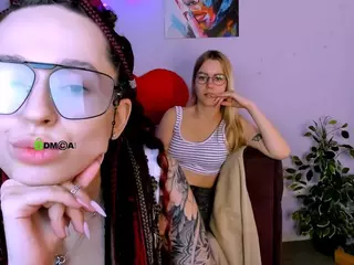 kiana-vin's Live Sex Cam Show