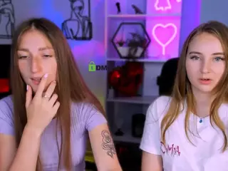 kiana-vin's Live Sex Cam Show