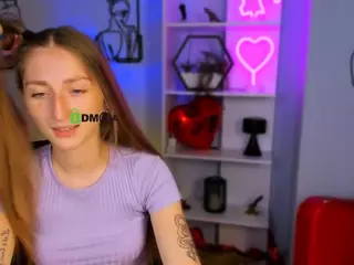 kiana-vin's Live Sex Cam Show