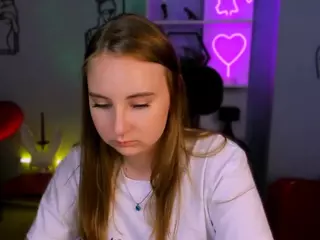 kiana-vin's Live Sex Cam Show