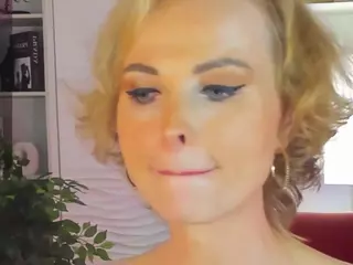 SandraKind's Live Sex Cam Show